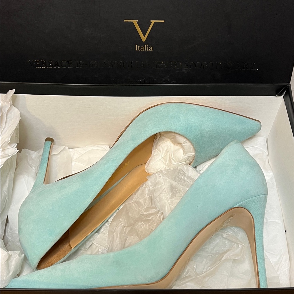Versace Light Blue Pointed Heels - Picture 12 of 13